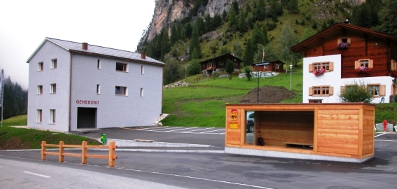 Neubau Touristenlager mit Haltestelle